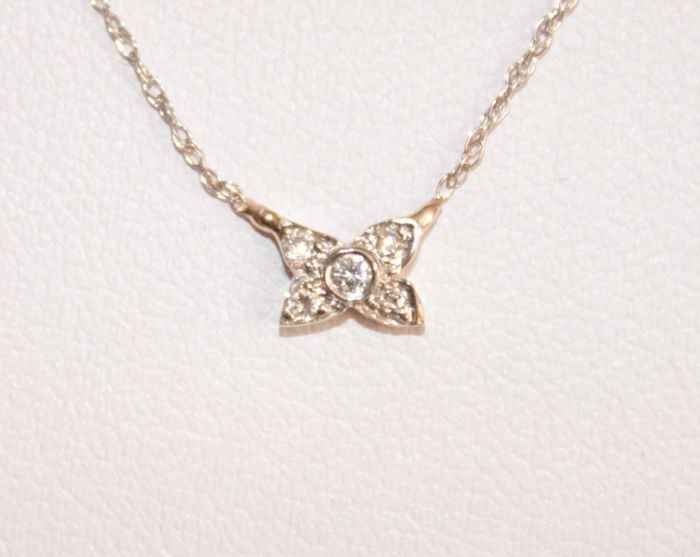 collier simple et discret