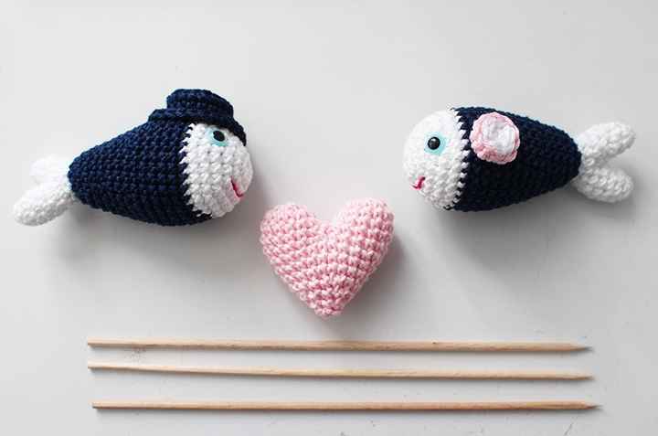 Notre cake topper sur le thème des poissons amoureux