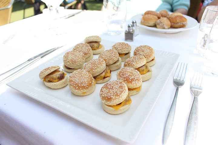 Mini burger et mini navettes du vin d'honneur