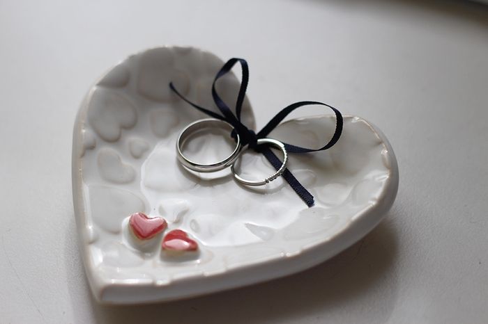 notre porte alliances coeur en céramique