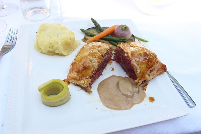 Pavé de boeuf en feuilleté sauce champignons