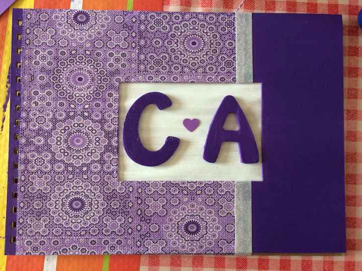 Livre d'or et initiales - 1