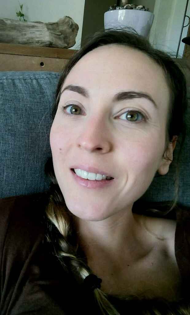 Toute excitée ! le temps passe lentement aujourd'hui ! - 2