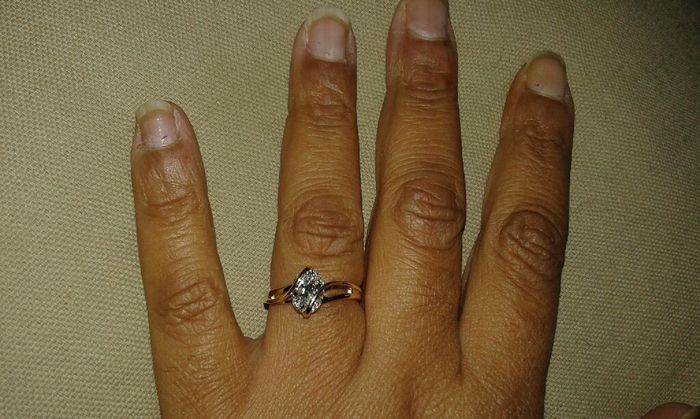 C est officiel je suis fiancée... - 1