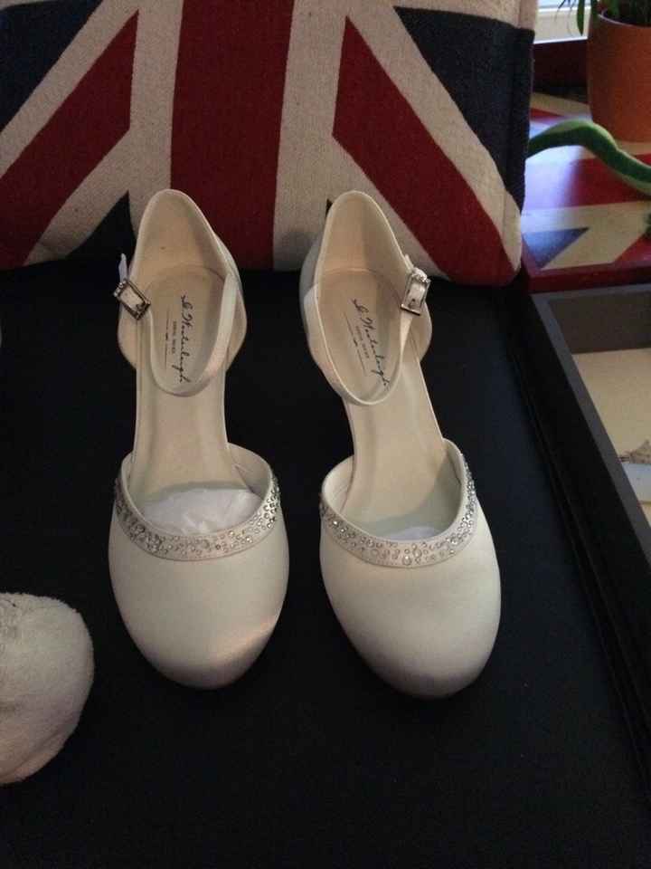 Elles sont arrivés trop heureuse - 1