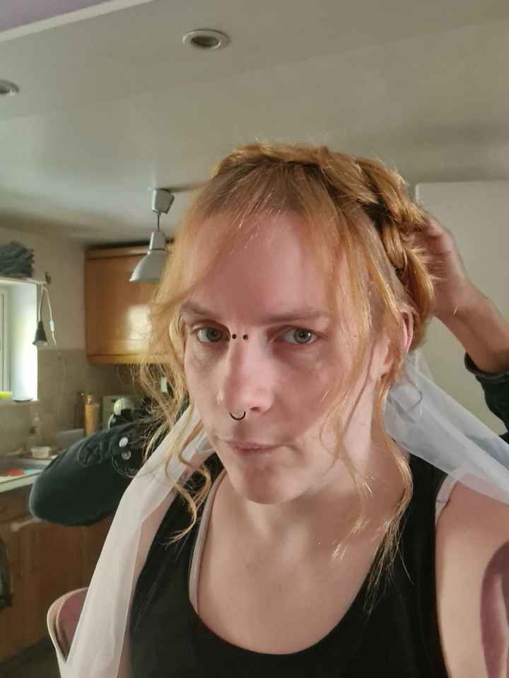 Coiffeuse trouvée - 3