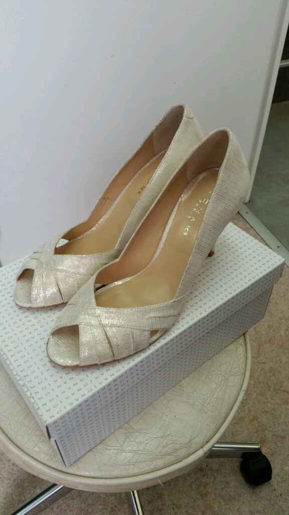 Invité à un mariage j'ai reçu mes chaussures - 1
