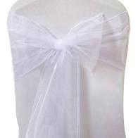 Que faire avec des écharpes de chaise blanc en organza à part des noeuds? 1