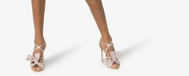 Chaussures Blanches ou Vieux rose, mon coeur balance - 1