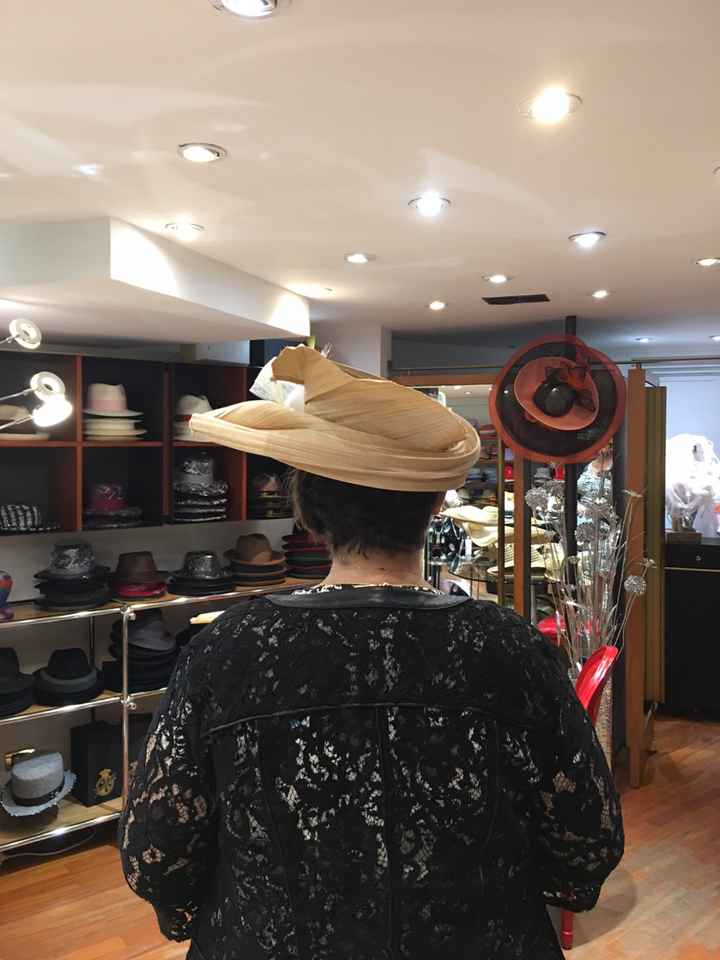 Mon chapeau tenue mairie - 1