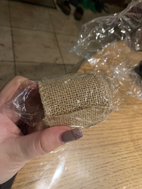 Faire tenir de la toile de  jute 2