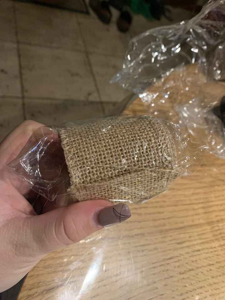 Faire tenir de la toile de  jute - 1