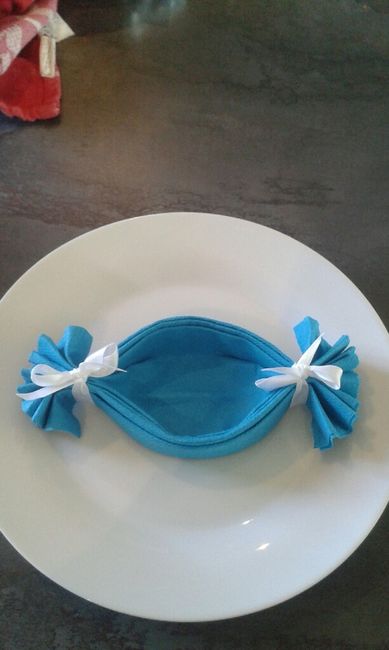 Pliage serviette en bonbon... besoin de votre aide - 1