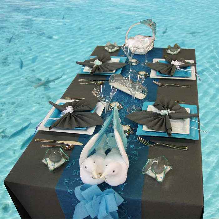 Idée de décoration pour une table turquoise et noire!!