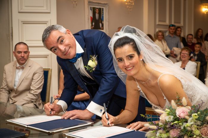 Le bouquet de mariée pendant la cérémonie 1