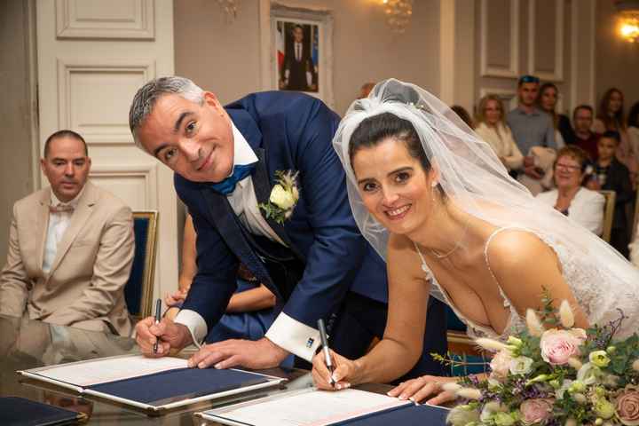 Le bouquet de mariée pendant la cérémonie - 1