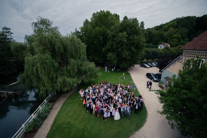 Sur la première photo en haut il y a un balconnet qui permet de faire de super photos!