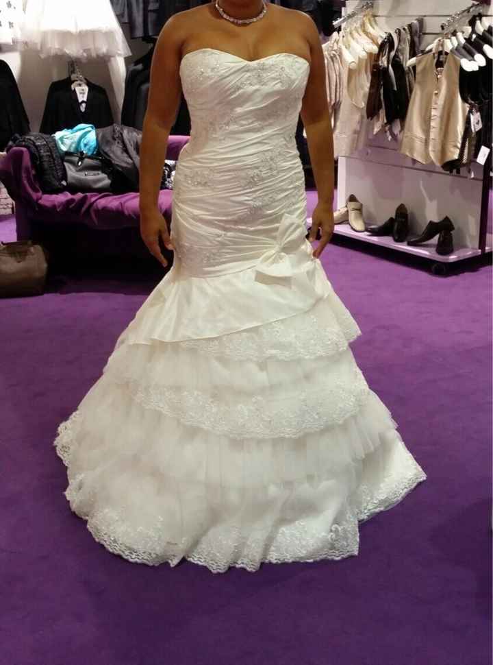 Robe de mariée avec noeuds - 1