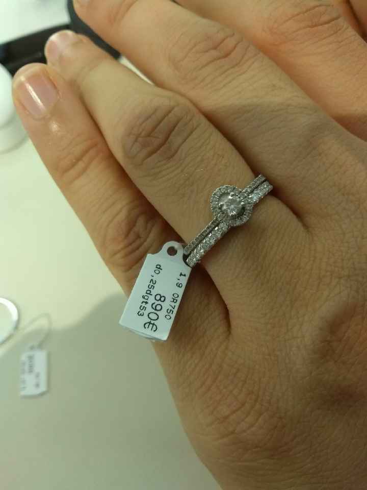 Portez vous l'alliance avec votre bague fiançailles ?? - 1