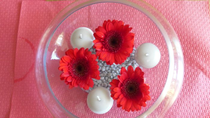 centre de table rouge et gris