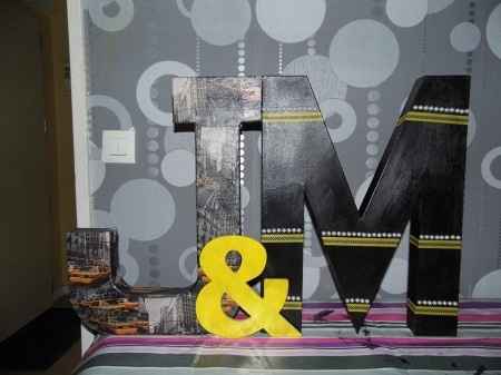 NOs initiales pour notre thème NYC en noir et jaune 