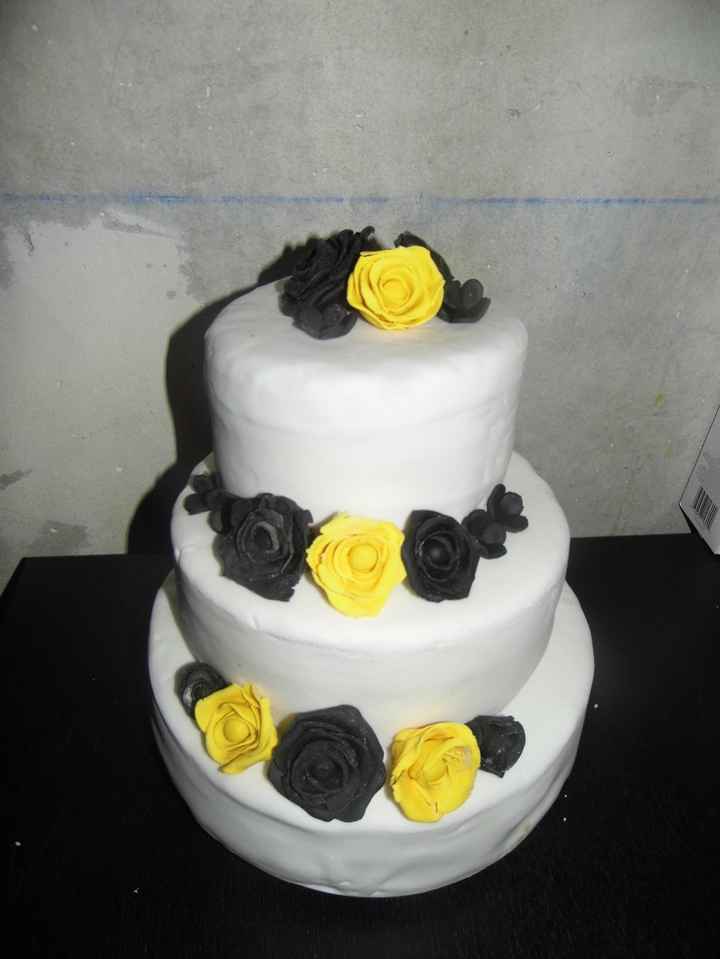 Essai Wedding cake avec pate à sucre