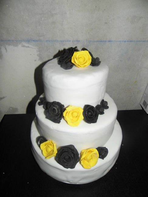 Essai Wedding cake avec pate à sucre