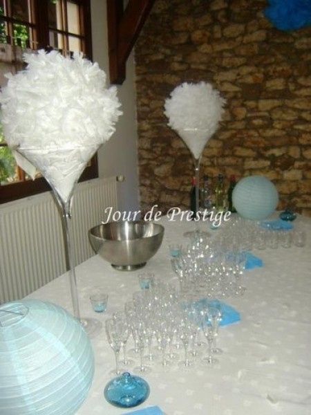 Idée de centre de table avec boule de plumes
