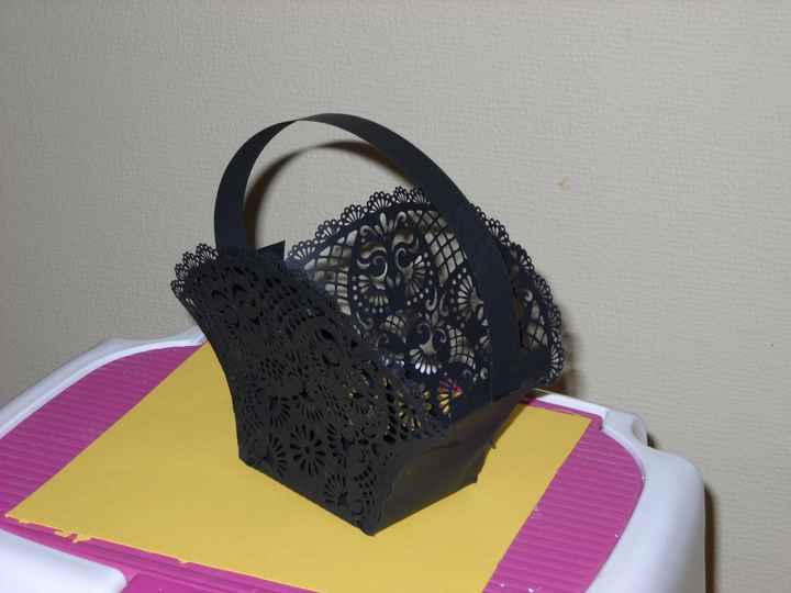 Panier dentelle festonnée en carton