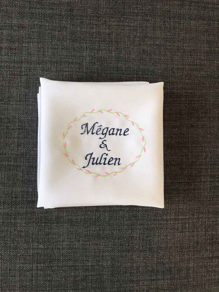 serviettes brodées DIY