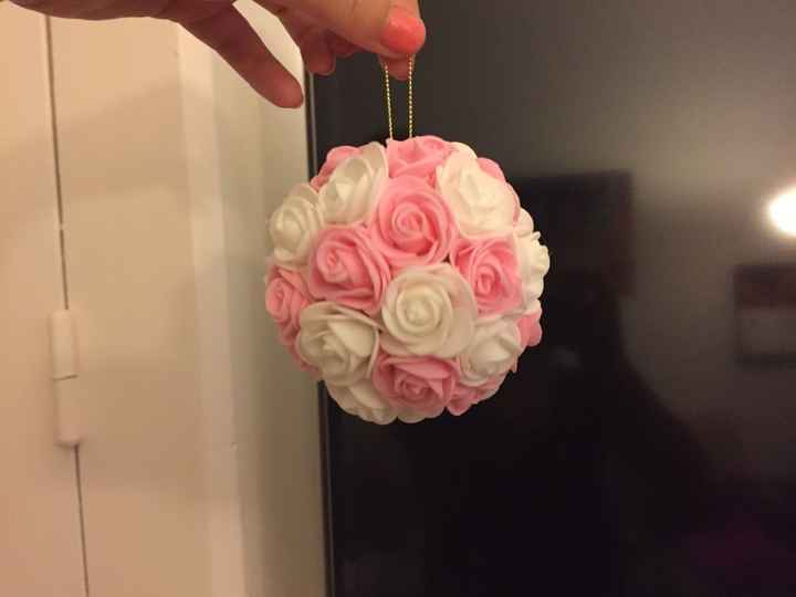 Suspension boule de roses