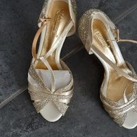 Quelles chaussures choisir avec une robe ivoire ? - 1