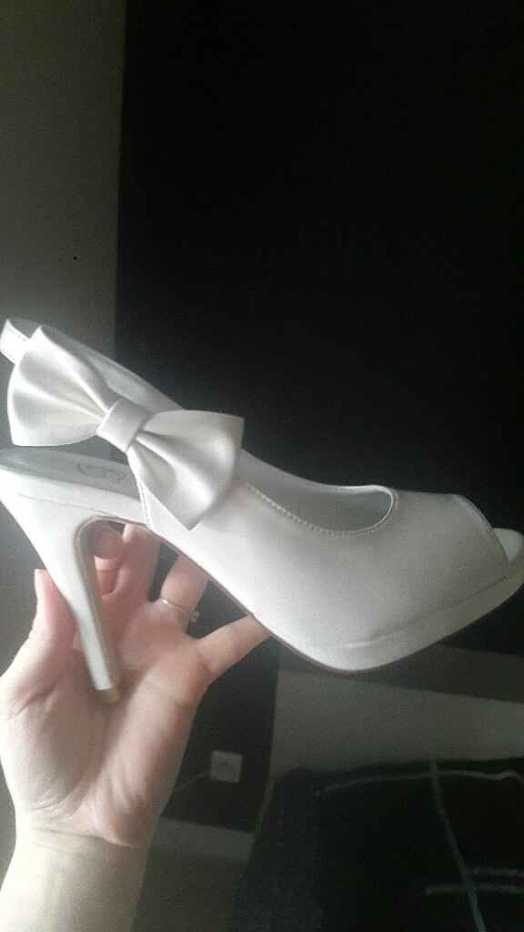 A vos chaussures !! Montrez-moi, vos jolis souliers - 1