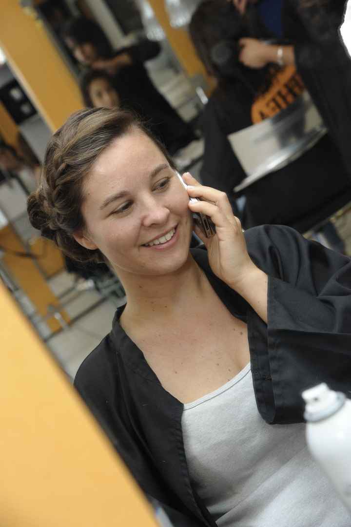 pendant la réalisation du chignon