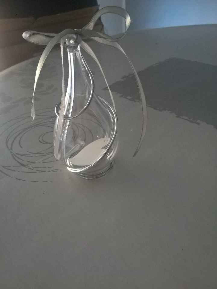 contenant dragees forme goutte 