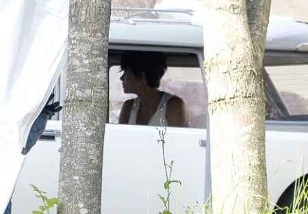 Halle Berry                            