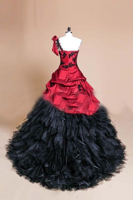 Mariage inspiré de l'univers de Tim Burton 👀 1