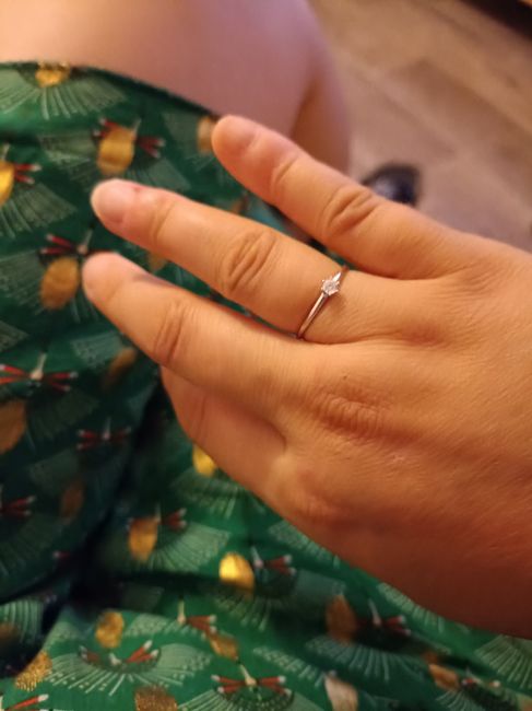 Ta bague de fiançailles sur le Pinterest de Mariages.net ça t'intéresse ? ❤️ 8