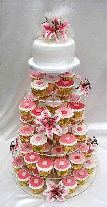 rigolote pièce montée de cupcakes