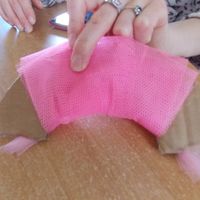 tu fais autant de tours que tu veux pour l epaisseur de ton pompon