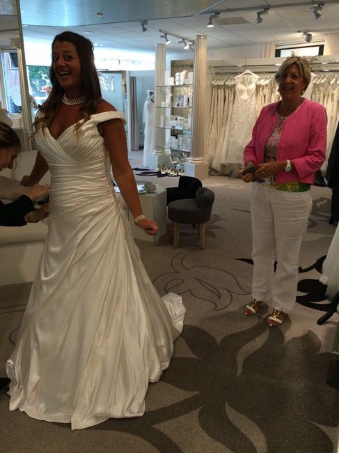 Les robes de mariée col bateau : le summum de l'élégance - 1