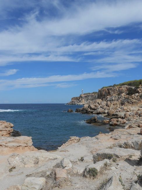 Des falaises tout au nord, Portinax.