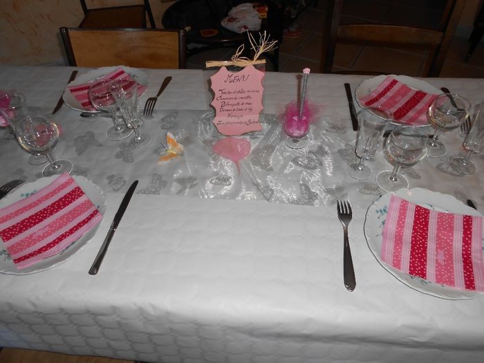 Table baptême avec la déco recyclée: