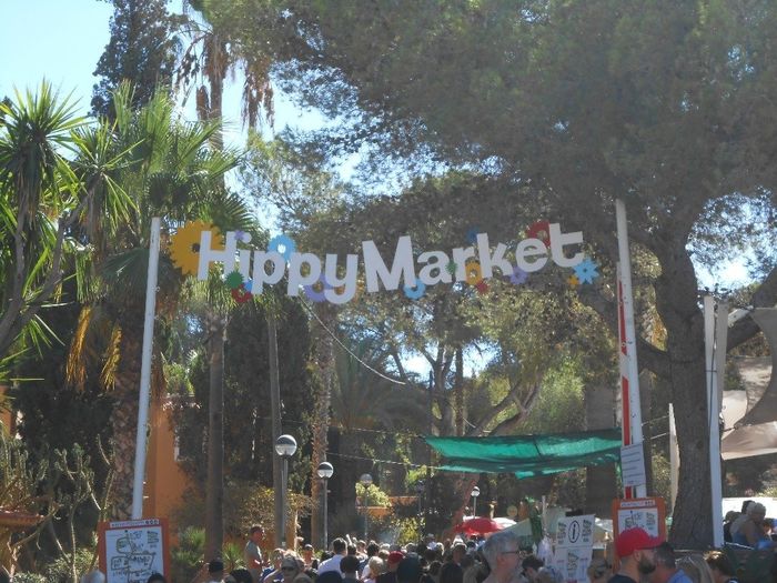 L'entrée du marché Hippy