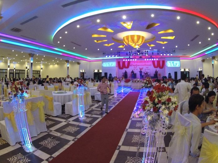 100 tables