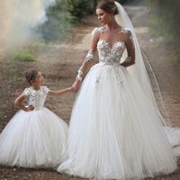 Robe de princesse pour les deux femmes de la maison