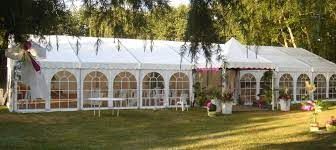 Repas de mariage en extérieur 3