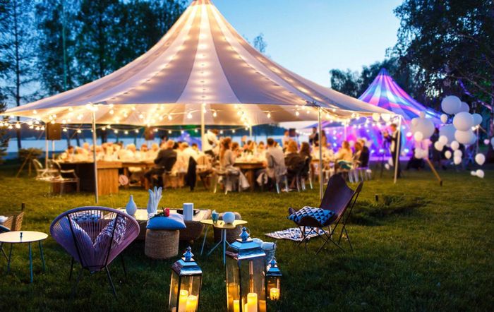 Repas de mariage en extérieur 5