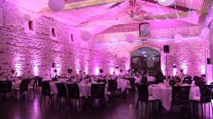 Une ambiance rose dans la salle de réception 1