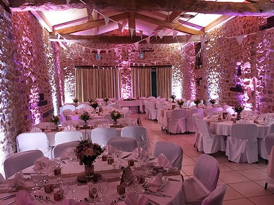 Une ambiance rose dans la salle de réception 3